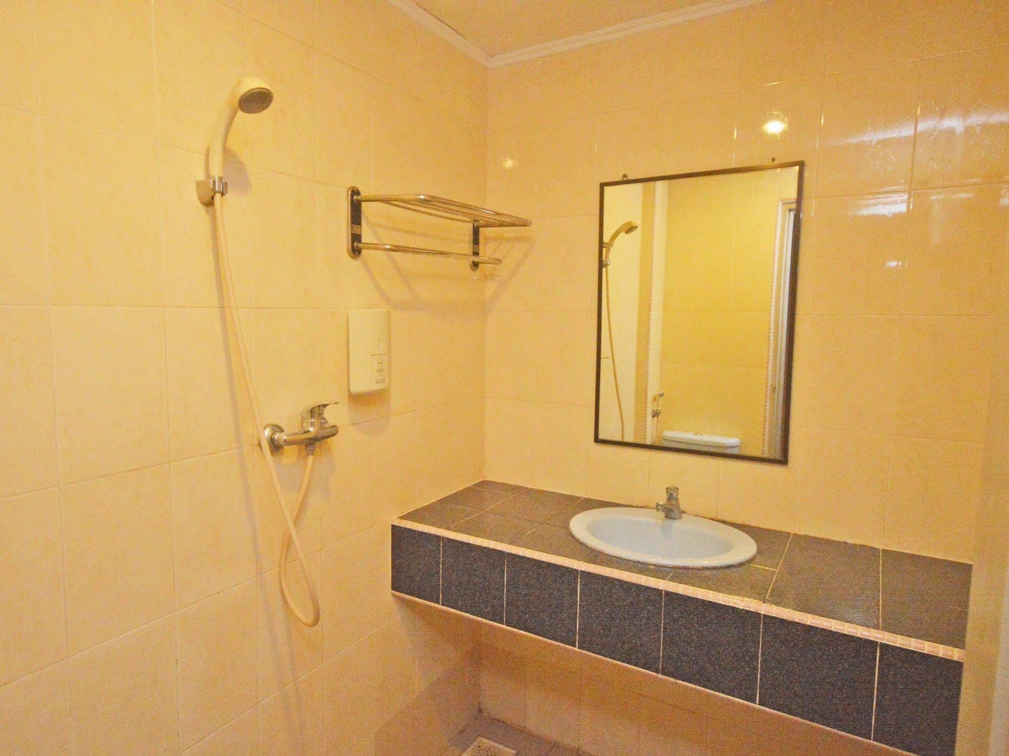 Nida Rooms Nagoya Business Center Batam Esterno foto