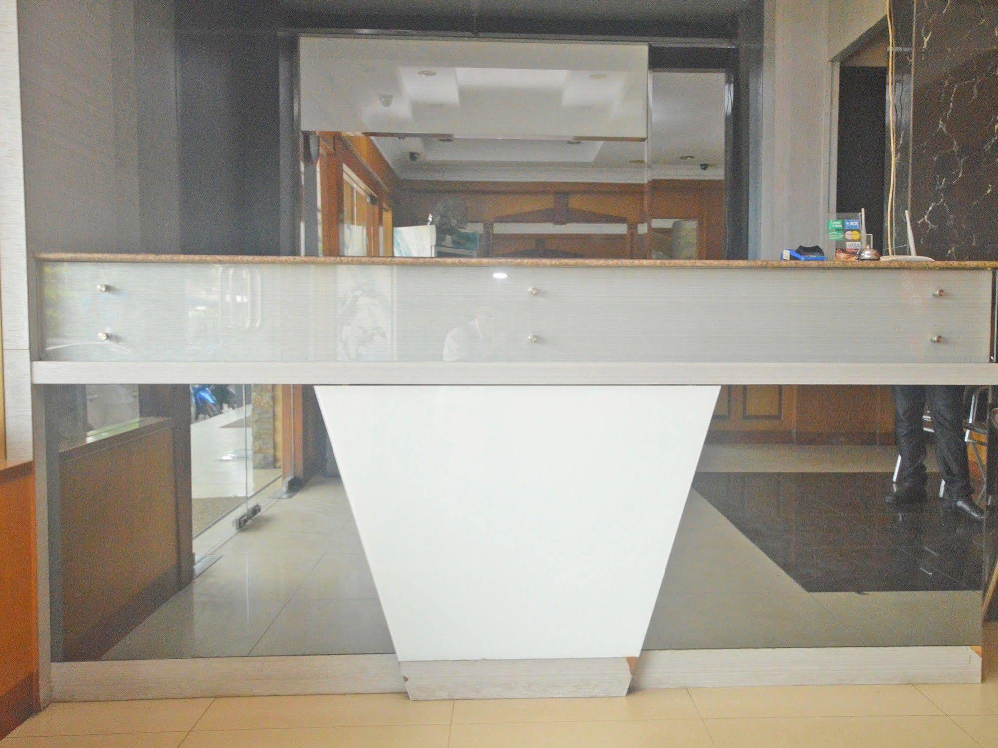 Nida Rooms Nagoya Business Center Batam Esterno foto